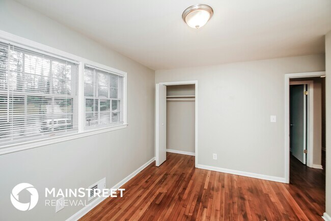 Building Photo - 2630 Barcelona Ct SW