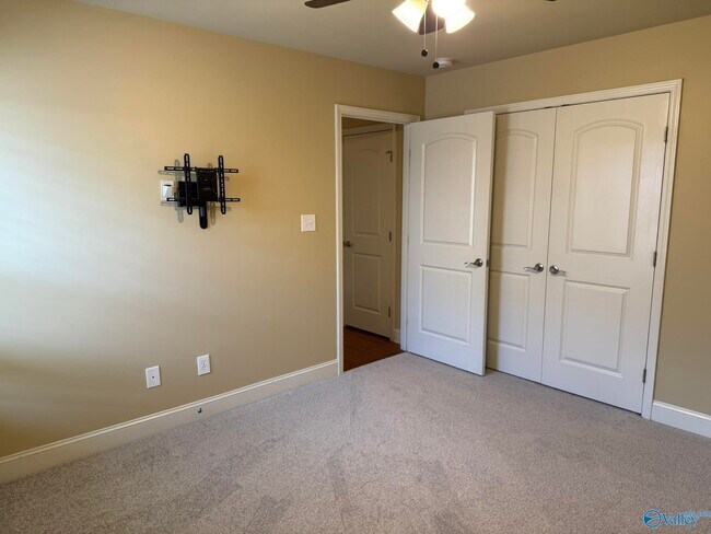 Building Photo - 612 Durbin Ln SW