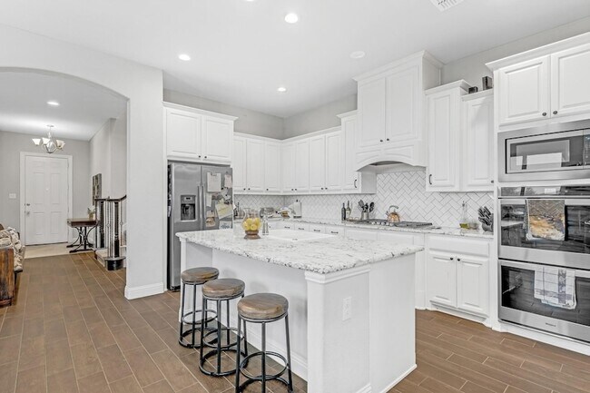 Building Photo - 14800 Belclaire Ave