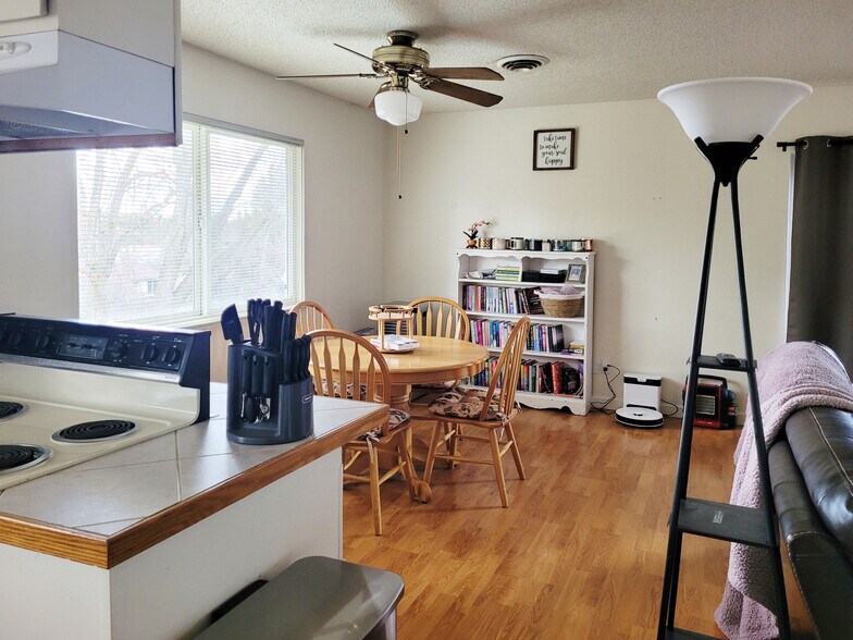 Building Photo - 651 N Hayes St