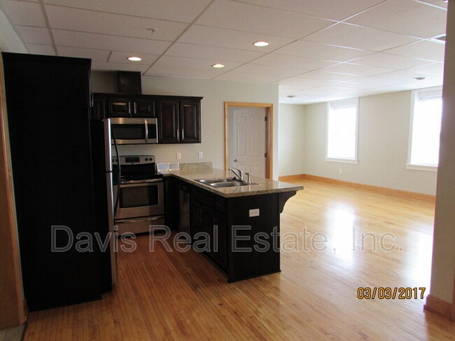 Building Photo - 110 E Bald Eagle St