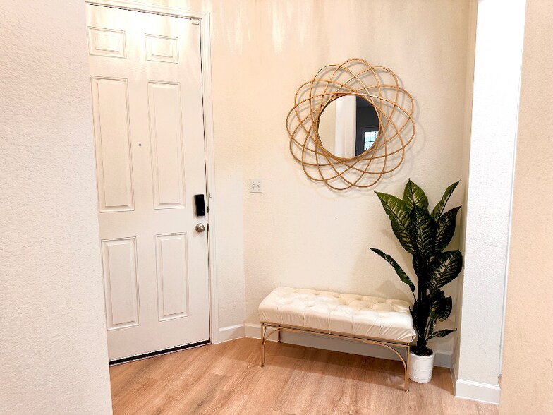 Building Photo - 1106 Aronia Ln