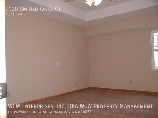 Building Photo - 1120 SW Red Oaks Ct