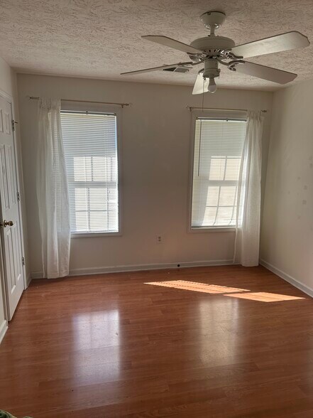 2nd bedroom - 1701 Riverchase Cir NE