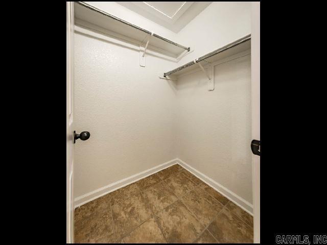 Building Photo - 400 E Locust St