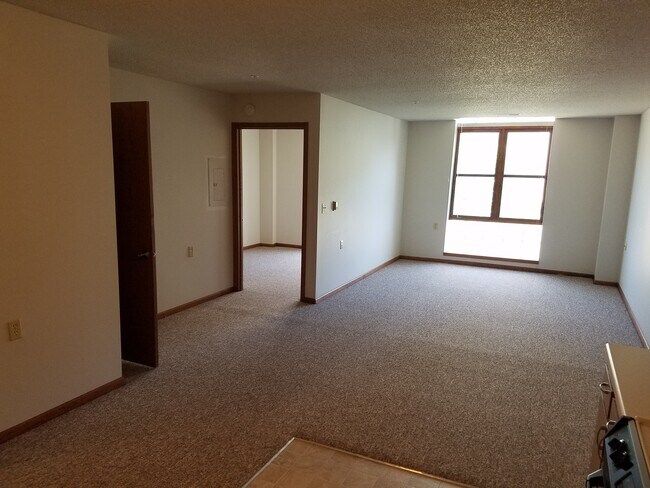 Building Photo - 319 E Washington St