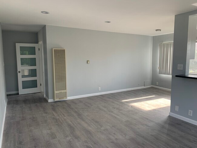 Building Photo - 4901 Laurel Canyon Blvd