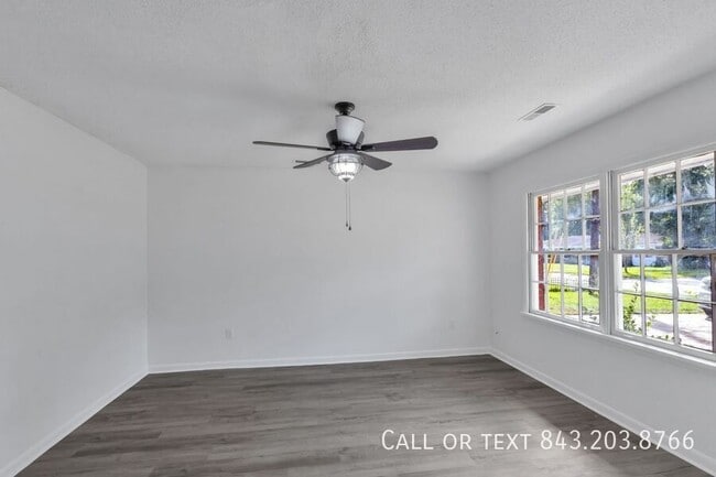 Building Photo - 301 Sprucewood Dr