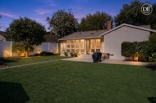 Building Photo - 5540 Balboa Blvd
