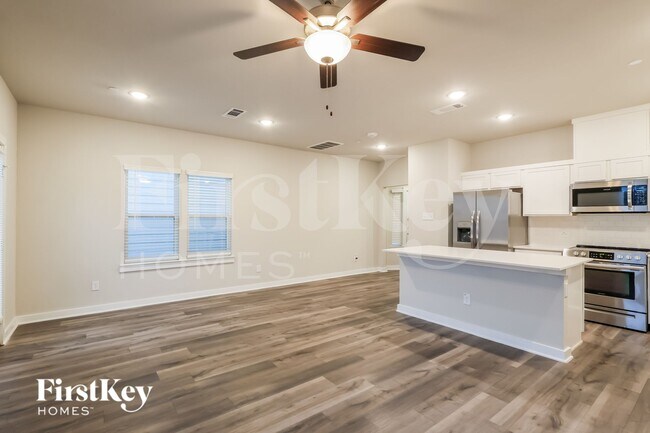 Building Photo - 345 N Centro Cir