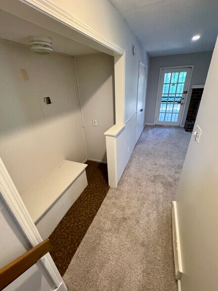 Building Photo - 10211 Cedarbrooke Ln