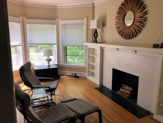 Building Photo - 5301 N Lakewood Ave