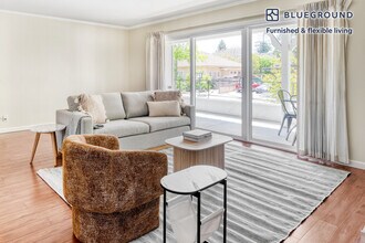 Building Photo - 837 Cowper St