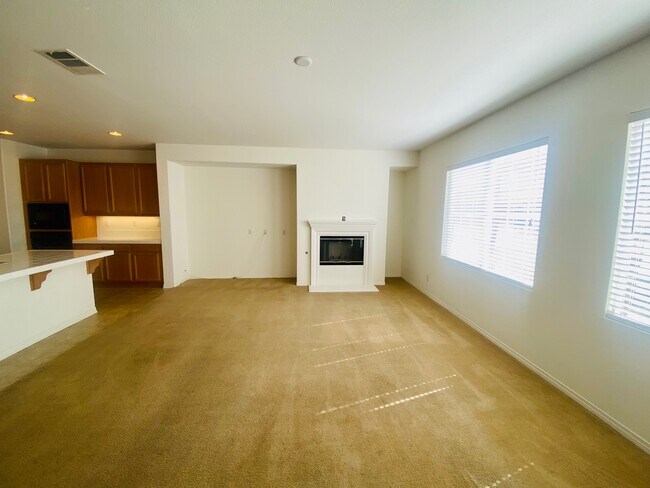 Building Photo - 2306 Cornflower Way