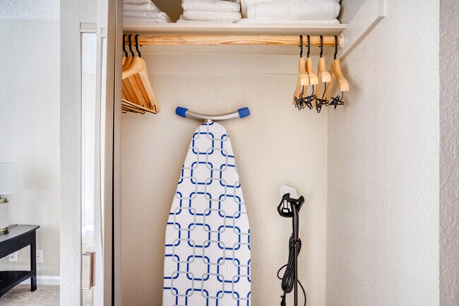 Building Photo - 141 Saratoga Ave