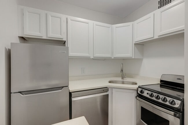 Building Photo - 157 W 93rd St