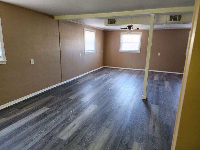 Building Photo - 4306 Shady Villa Dr