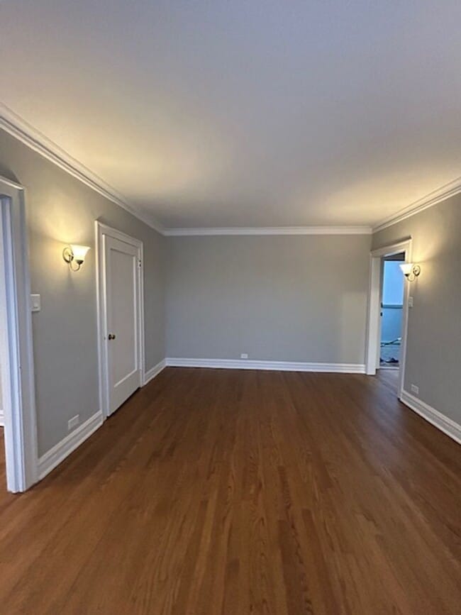 Building Photo - Edgewater Studio with Heat and Cooking Gas Included ~ No Security Deposit ~ Cat Friendly