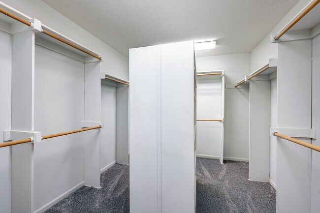 Building Photo - {14400} Somerset Brooke + Beautifully Upda...