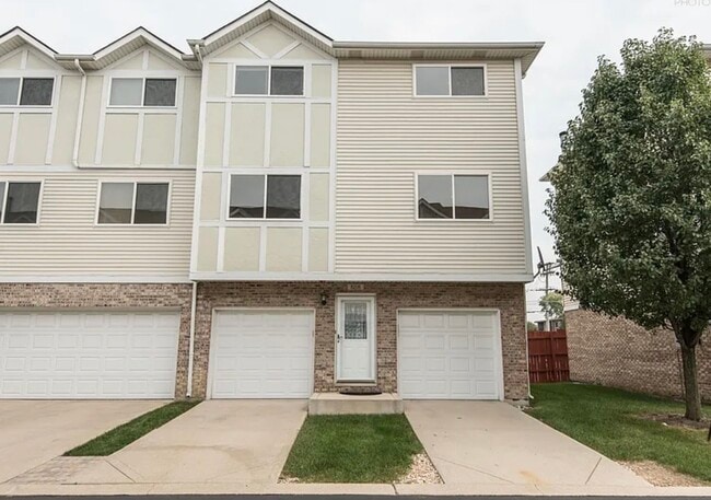 Building Photo - 8208 Rachel Ln