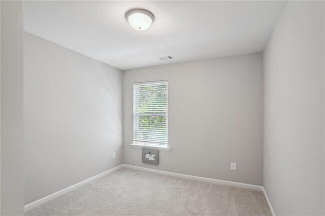 Building Photo - 2852 Laurel Ridge Cir