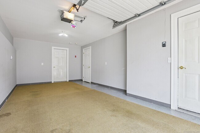 Building Photo - 43 Harbor View Ln
