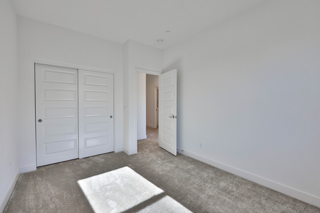 Building Photo - 11051 Eka Way