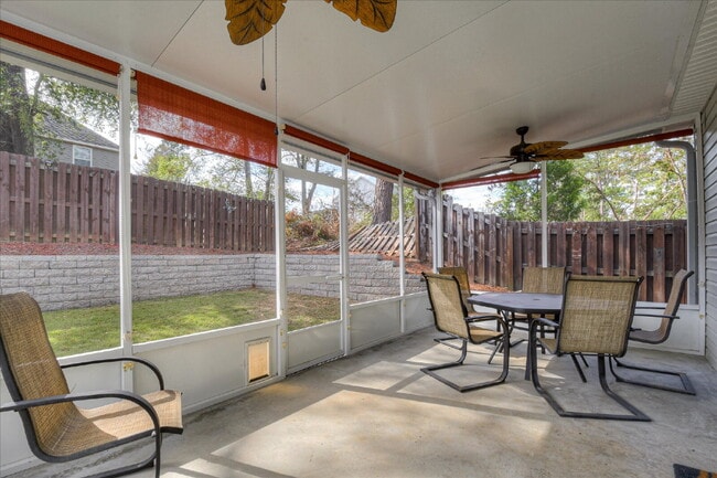 Building Photo - 665 Dunrobin Ln