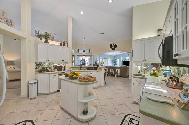 Building Photo - 19 Hoffer St