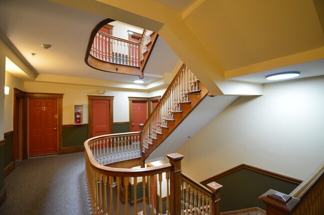 Building Photo - 39 Hemenway St