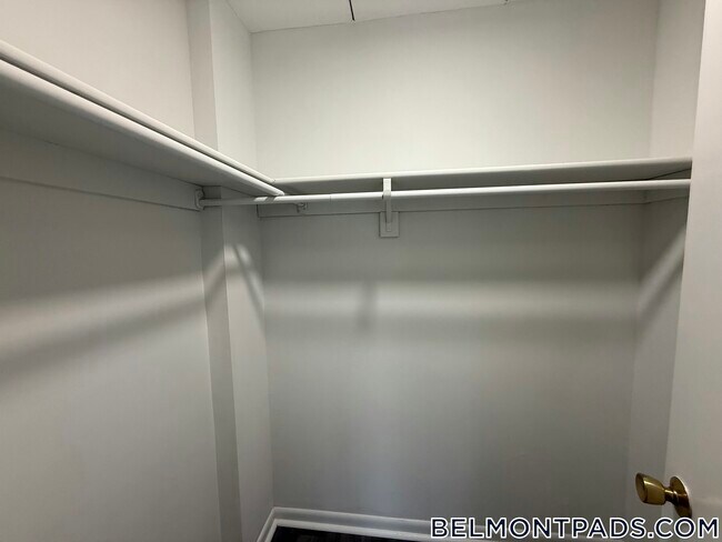 Building Photo - 53 Hill Rd