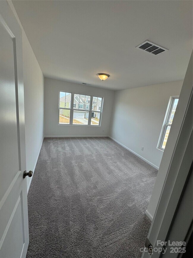 Building Photo - 757 Lock Haven Dr NW