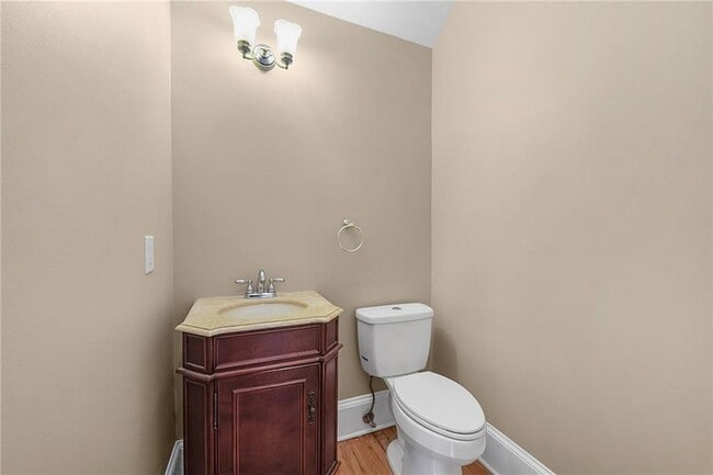 Building Photo - 225 Lake Summit View