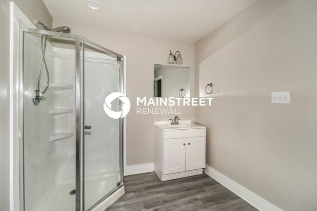 Building Photo - 3 Bedroom Pet-Friendly Home in Memphis, TN with Main Street Renewal