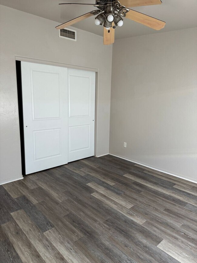 Building Photo - 4086 N 1st Ave