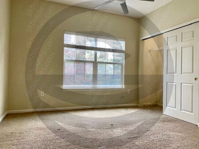 Building Photo - 530 Mohawk Dr