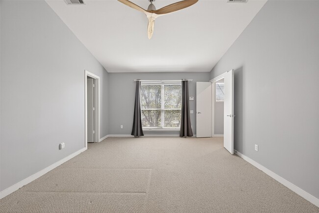 Building Photo - 6911 Yellowstone Way Dr