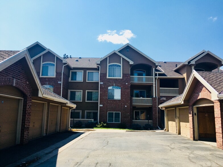 Building 7 - 1641 W Canal Cir, 735