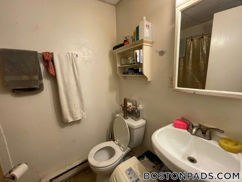 Building Photo - 888 Huntington Ave