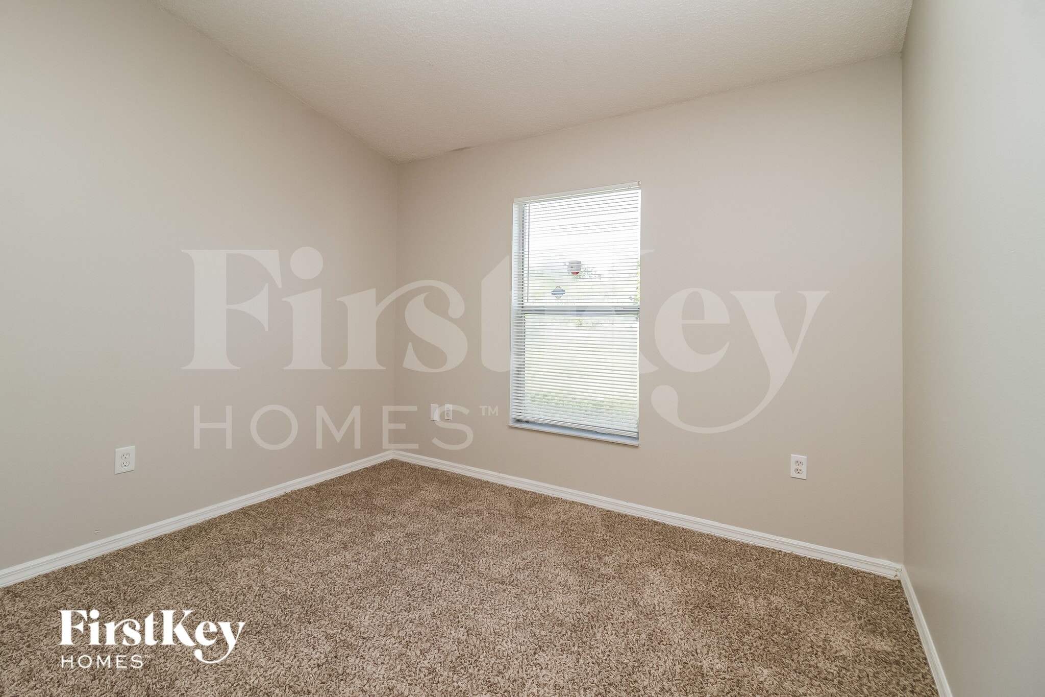 Building Photo - 6528 Viewpoint Ct