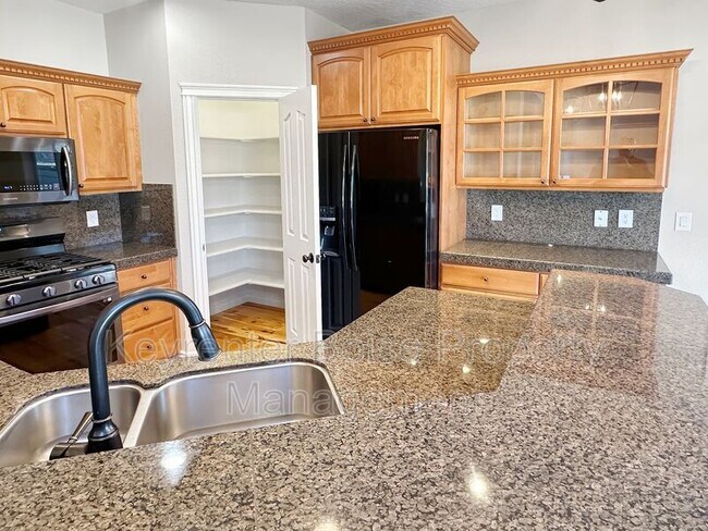Building Photo - 538 E Halpin Dr