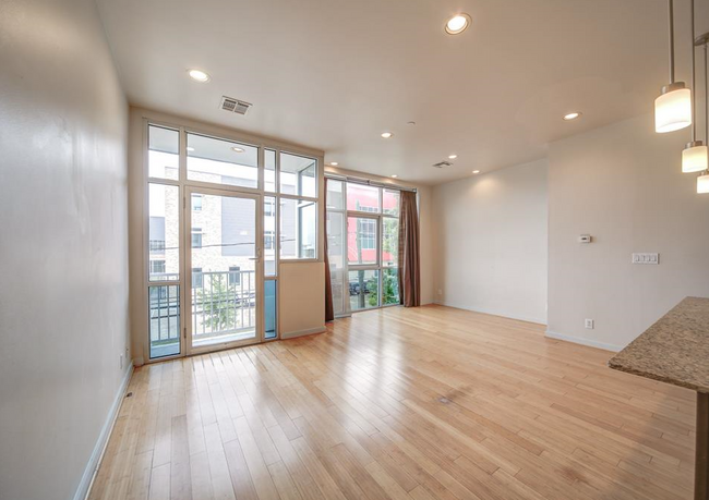 Building Photo - 1406 Columbus-1831