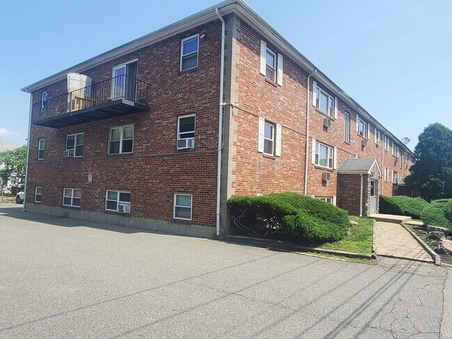 Building Photo - 71a Station St