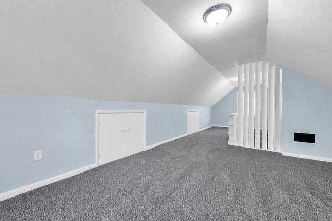 Building Photo - 118 N Kellner Rd