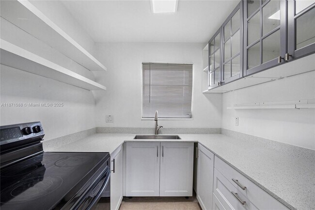 Building Photo - 7660 SW 82nd St