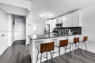 Building Photo - 2 bedroom in North miami Beach FL 33179