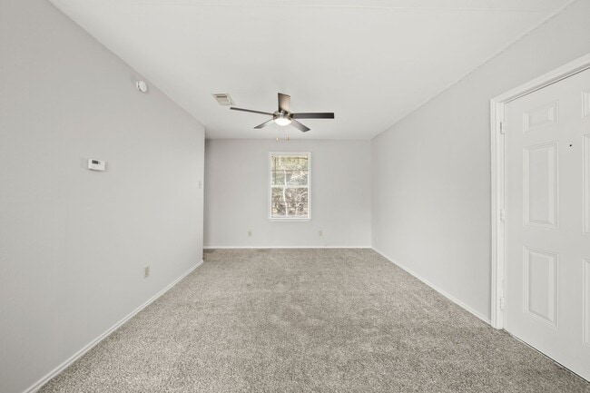 Building Photo - AVAILABLE NOW! - 18-MONTH MINIMUM LEASE REQUIRED
