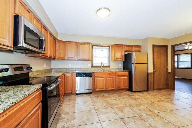 Building Photo - 716 N Choctaw Ave