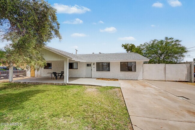 Building Photo - 1411 S Marilyn Ann Dr