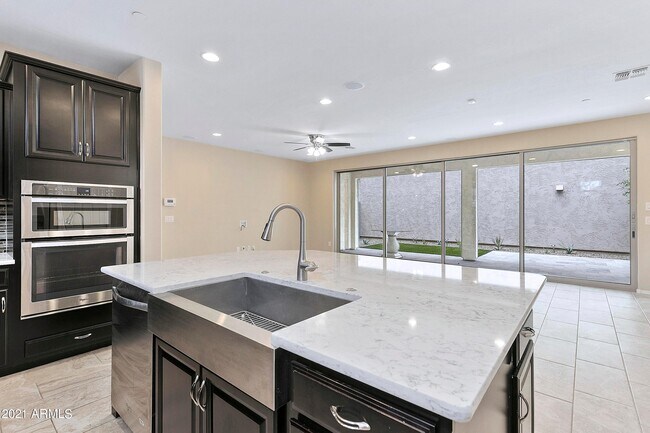 Building Photo - 4634 E Tierra Buena Ln